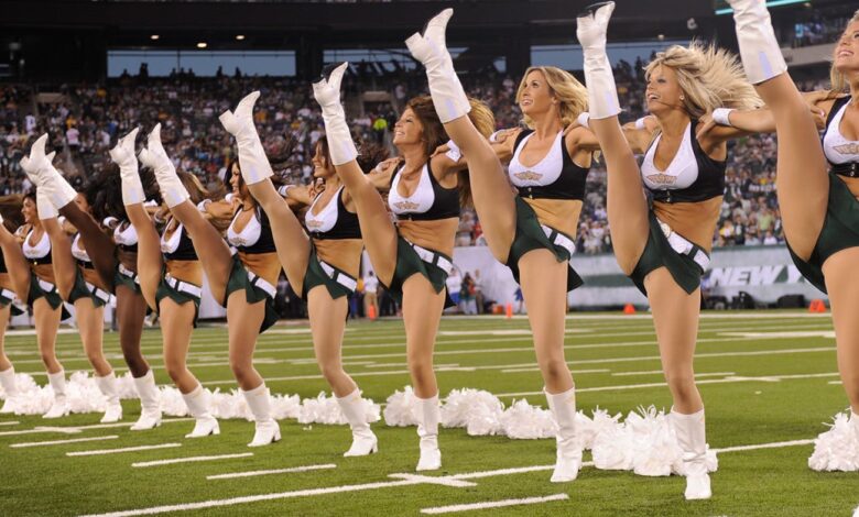 Average nfl cheerleader salary