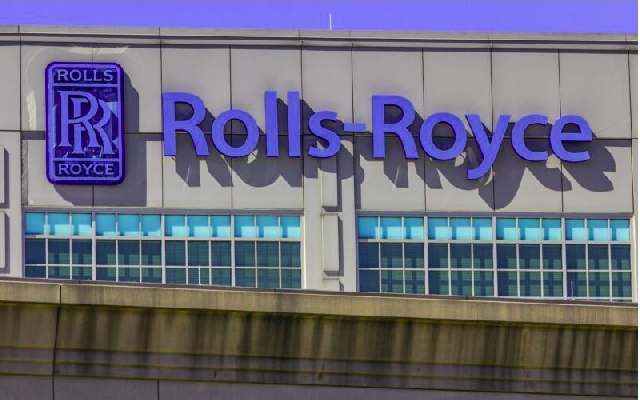 Rolls royce to reward 42000 employees with 700 in shares